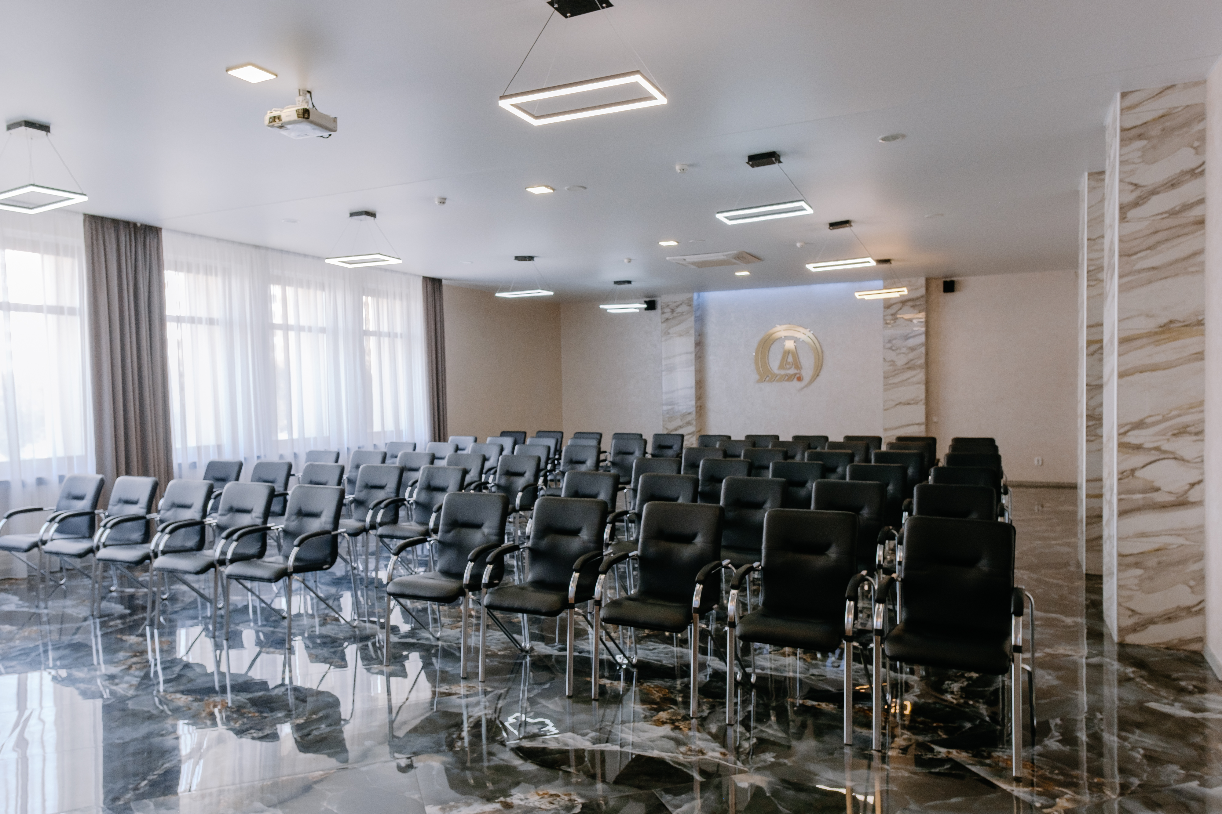 Конференц-зал (на 100 мест) - фото 3