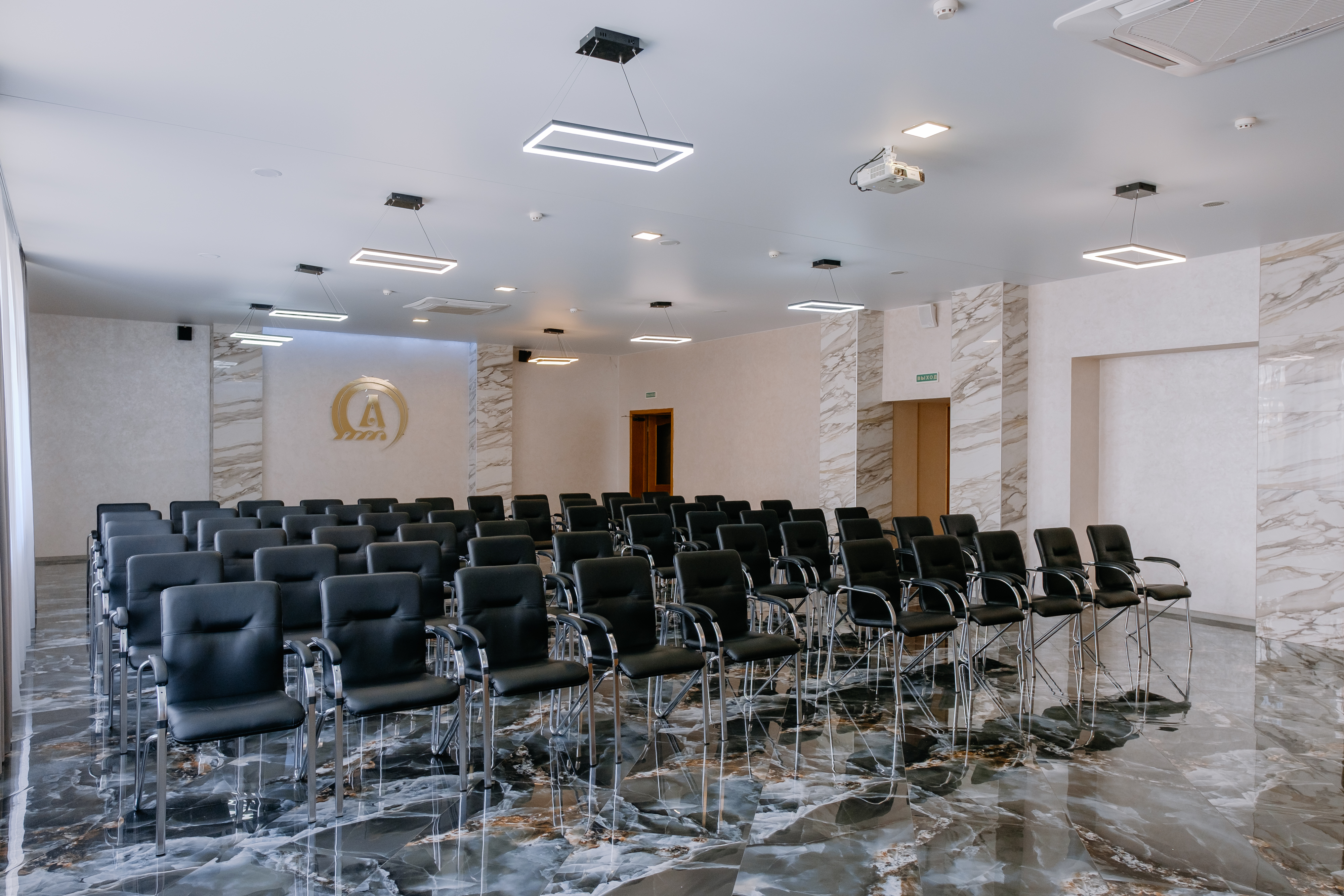 Конференц-зал (на 100 мест) - фото 2